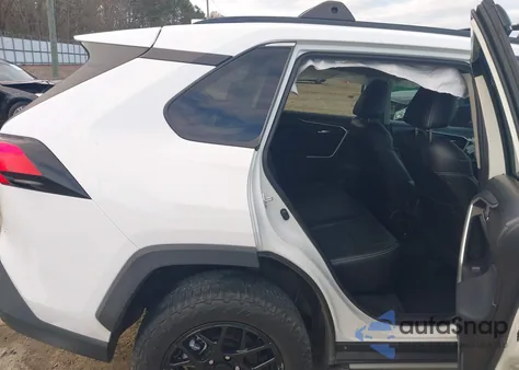 2022 Toyota Rav4 Xle z USA, uszkodzony, nr VIN 2T3W1RFV0NC203568